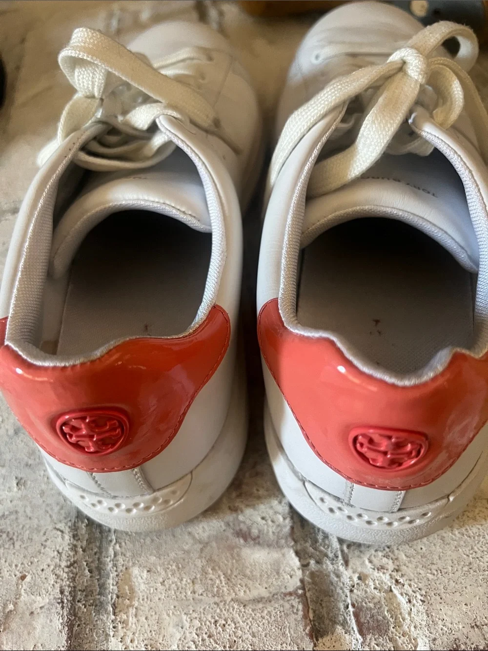 Tory Burch White Leather Sneakers with Coral Heel Accent sz 9.5 M